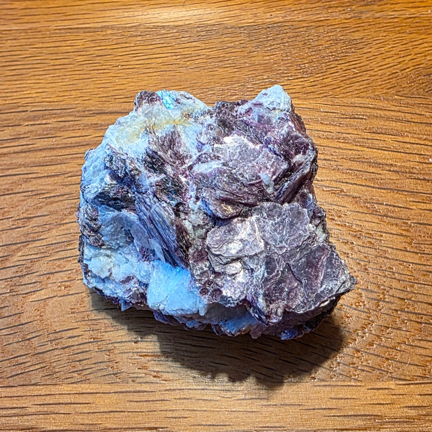 Purple Mica (Raw Lepidolite) – Calm, Emotional Balance & Gentle Transformation