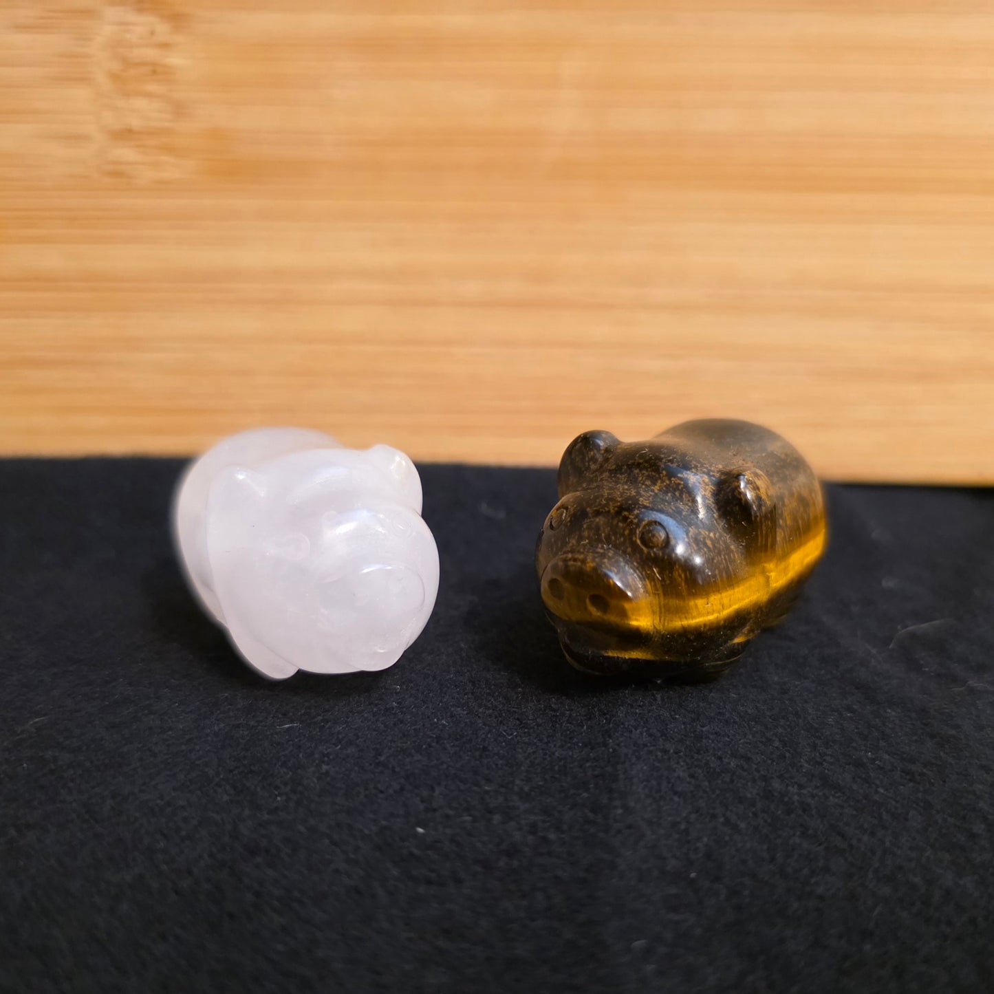 Mini Pig Crystal Carving
