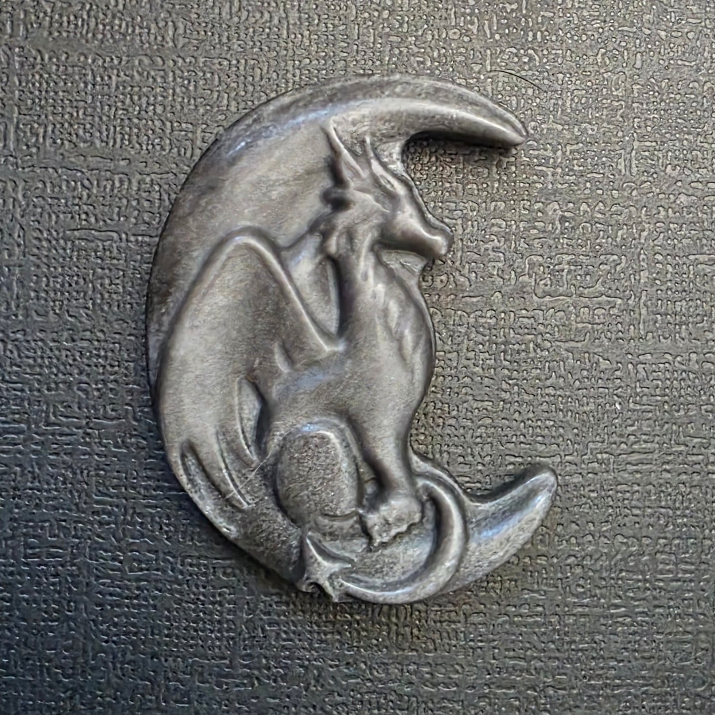 Silver Sheen & Gold Sheen Obsidian Moon Carvings – Protection, Intuition, Shadow Work