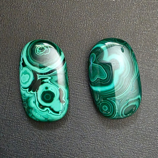 Malachite palm stones