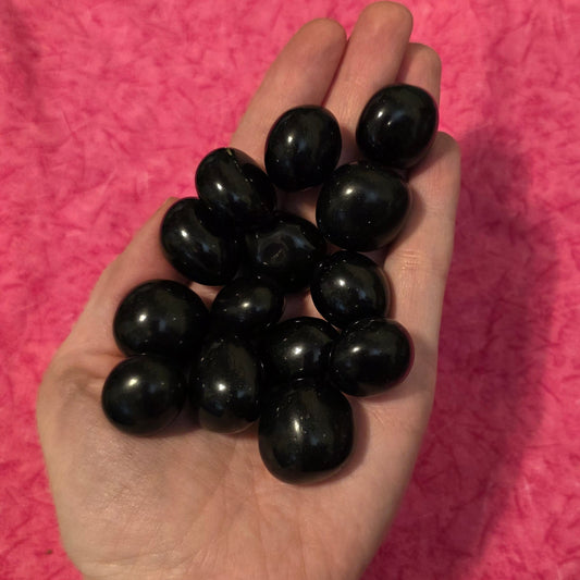 Obsidian tumbles