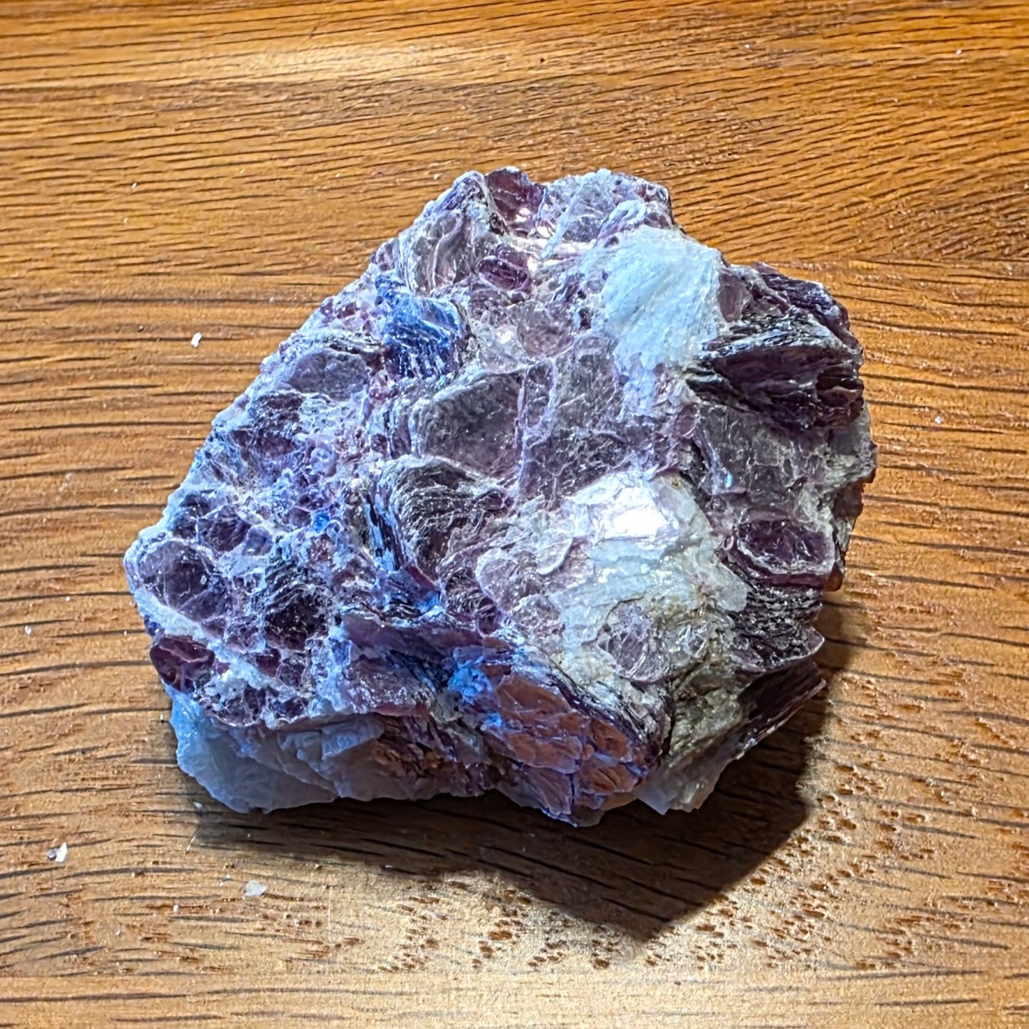 Purple Mica (Raw Lepidolite) – Calm, Emotional Balance & Gentle Transformation